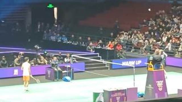 12 月 26 日28 日即将开始比赛，石宇奇 vs 桃田你还不买票吗，左下角定位抓紧购票，快没票啦