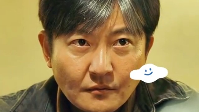 他为什么要拿龙虾啊