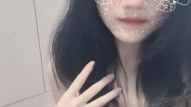 没有什么好执着的你什么也没给过我除了一堆没实现过的漂亮承诺。