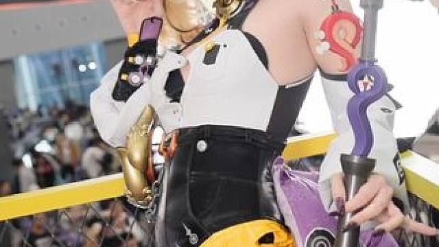 章鱼尾巴有点不太听话呢