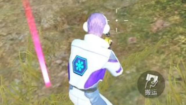 卧底刚出生！脚下就是粉光盒！