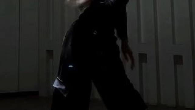 好一个蝎子摆尾