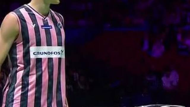 第一局十六分持平后，石头依靠几个精彩的假动作和耐心，最后惊险拿下安东森 #