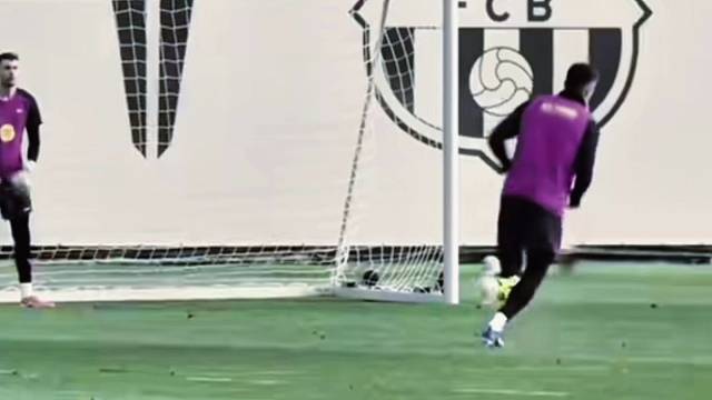 足球训练中的专注，霍安加西亚神扑莱万点球