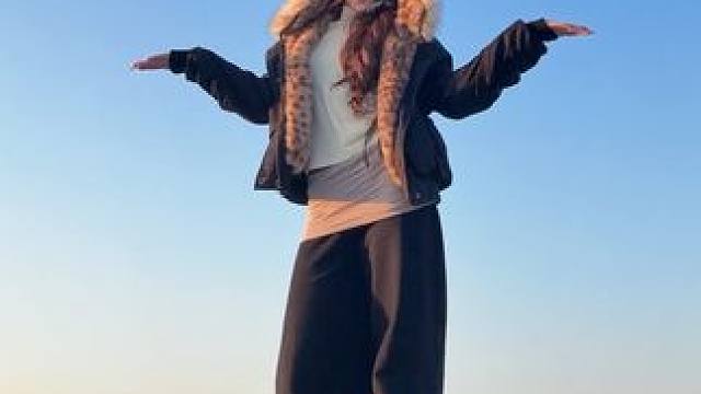 一口气跳完2025热门舞蹈来啦 也在这祝我的粉丝宝宝新年快乐 2025是我成长飞速的一年！ 也是因为