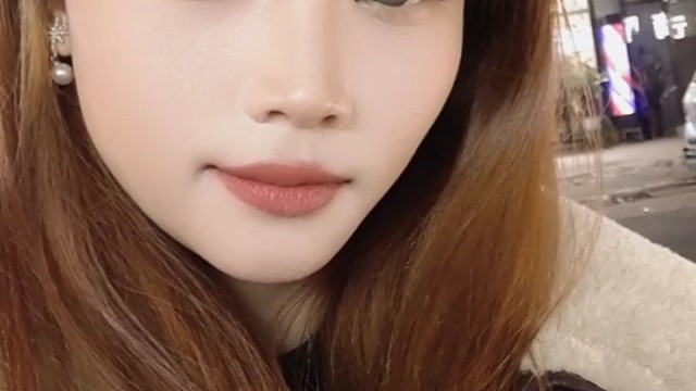 年轻的时候，爱上什么都不为过；成熟的时候，放弃什么都不是错。我们终其一生，都在寻找那个和自己灵魂相近