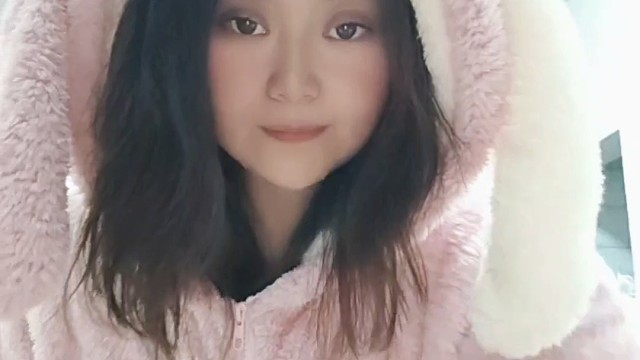 我是一只兔宝宝，咿呀咿呀哟