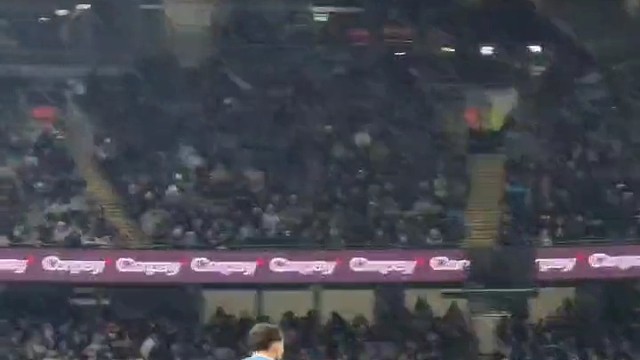 这是2026年第一场英超的雪