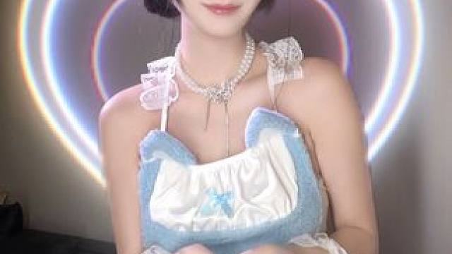 我能嘤嘤嘤也能冷冰冰