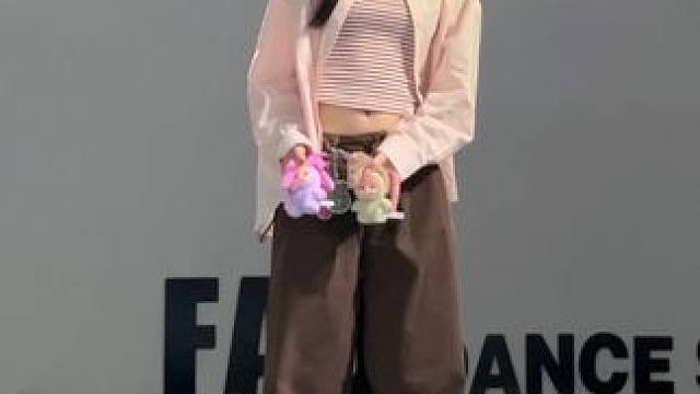 带着我的娃出来遛一下