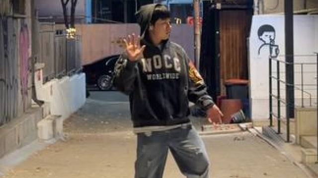 来首尔了，先小巷子拍着玩，求广大网友支招，下一站拍摄