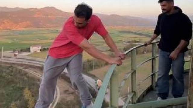 恐惧是生物的本能，勇气是人类的赞歌！