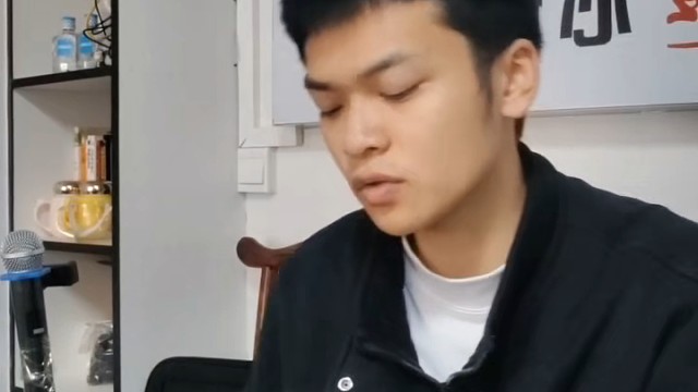 今天学了个万能和弦！初学者不喜勿评。《七里香》