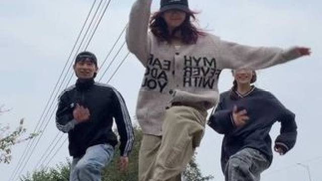 三个人当中其中有0个是跳locking的 腿没力吃饭有没有用