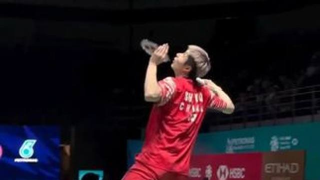 你那软绵绵的击球就不要配硬曲了