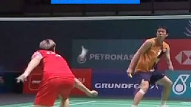 “石宇奇这个球把观众都骗到了”