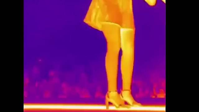 难怪看演唱会的时候，前排附近不让抽烟，这是怕爆炸啊？