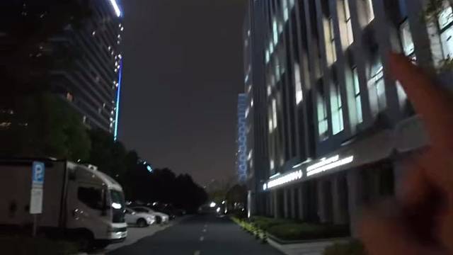 老嫂子睡得挺香啊