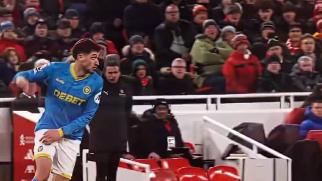 拼搏的模样，在这一瞬清晰可触