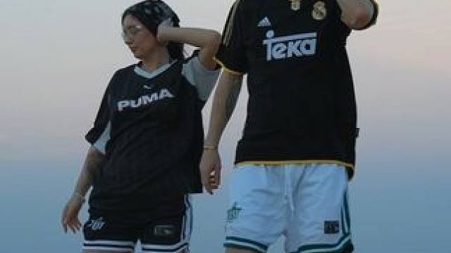 哪一个小狗在后面️