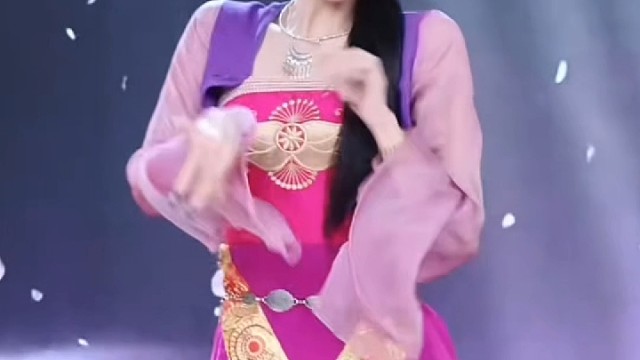 颜值美女性感舞蹈