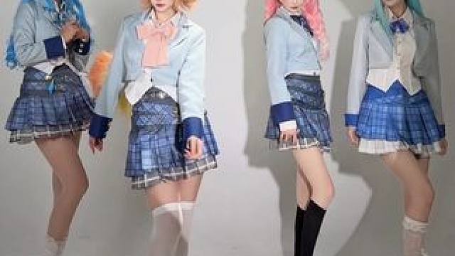 其中有个人跳的很好 表情管理100分 endingpose