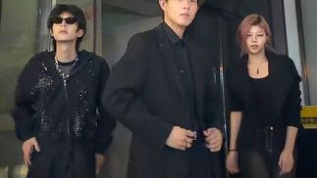 请找出视频中最帅的人