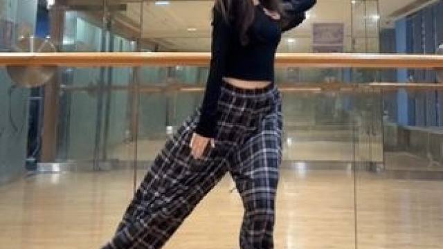 又是古早味满满的一首