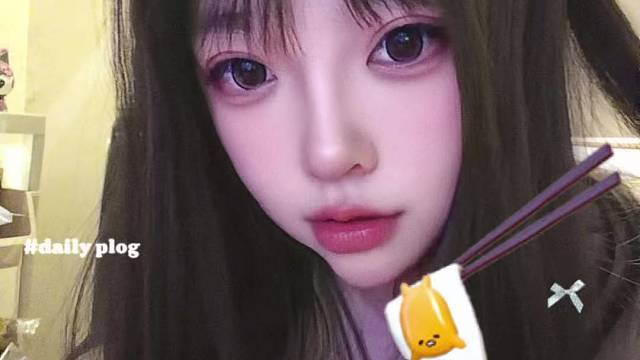 可能已经胖到位了吧 他们说我认真看书都像在点菜