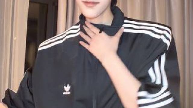 阿迪男崛起吧 两版都好喜欢所以剪一起了