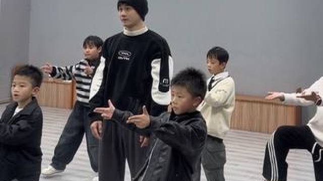 花了一个小时学的 给我们点鼓励吧