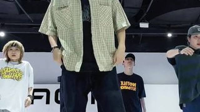 就视觉感来说，大框架是真的帅