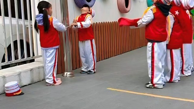 努力工作，开心生活。