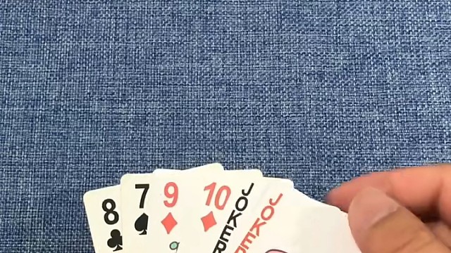 你比他多两张牌，应该多一张牌的