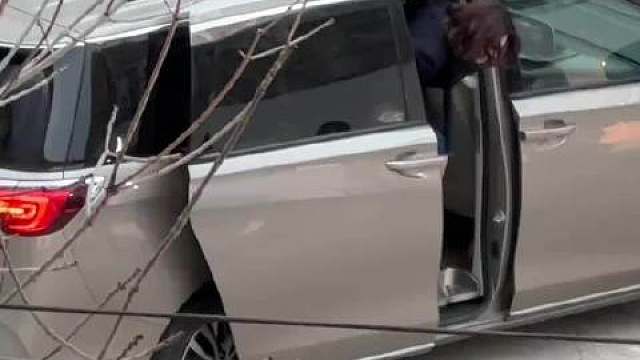 赵今麦整个北京最严厉的妈咪 麦麦剪短发也太绝了吧！利落感直接拉满，整个人气场都不一样了！ ​​​