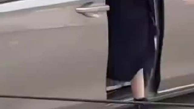 小聂总太飒了！黑色大衣短发造型超A ​​​