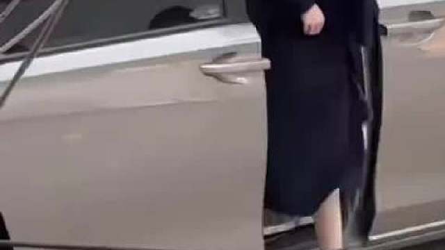 赵今麦整个北京最严厉的妈咪 黑色大衣短发造型真的超级A！！！ 小聂总登场 ​​​