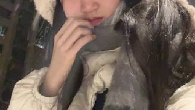 放学看见雪下这么大赶紧拍一个