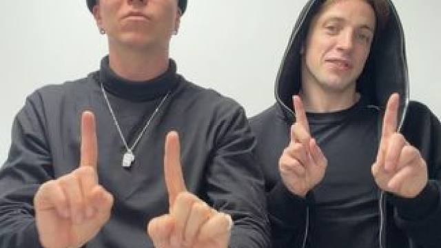 回来了 One more dance?