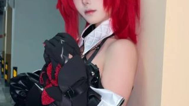 如果是一个爱吃冰淇淋且玩火的女人呢 莱万汀