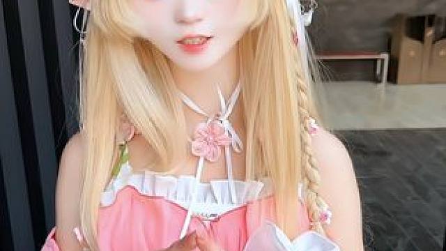 劳资都穿成这样了你还要看