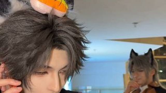 兄弟你在我面前可不是这样的