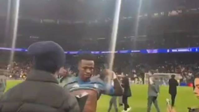 恭喜维尼修斯获得全场最佳#足球#欧洲杯