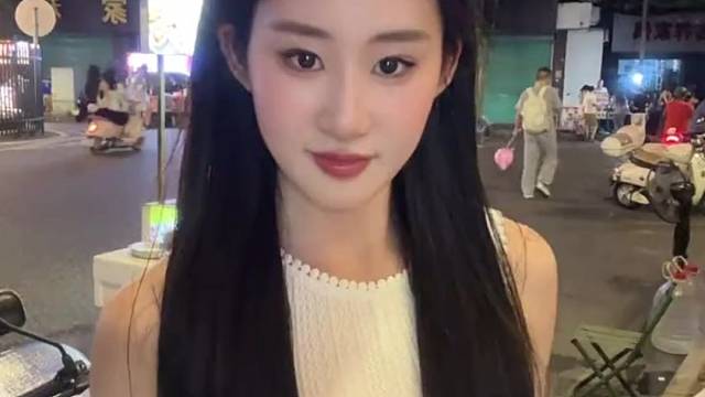 果然，三分似她，便已是人间绝色