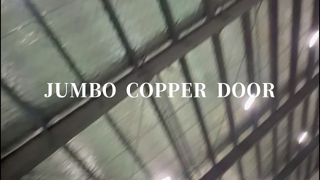 推开这扇门让阳光顺着格纹流淌