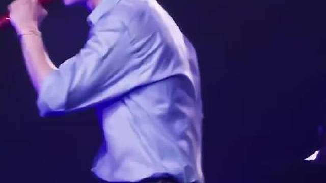 虽然童锦程自己人不咋地，但是眼光还是很毒辣的鹿晗就是人很好啊，出道这么多年，除了在事业顶峰期公开恋情