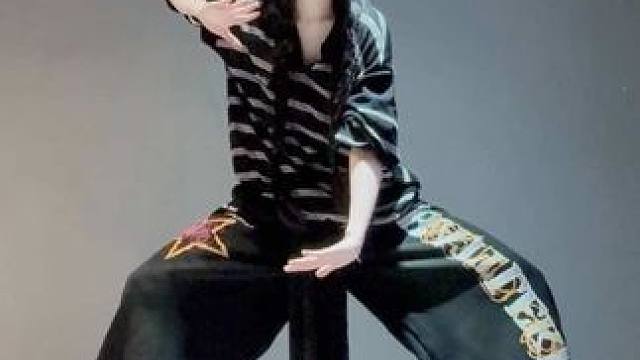 跳了六十几遍，最后一遍已经无力了 但是真的很爱帅舞！！