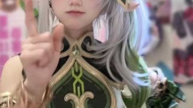 看见粉丝被欺负我就这样.......萌混过关 小草神