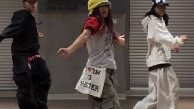 It‘s 2 AM, You and I.