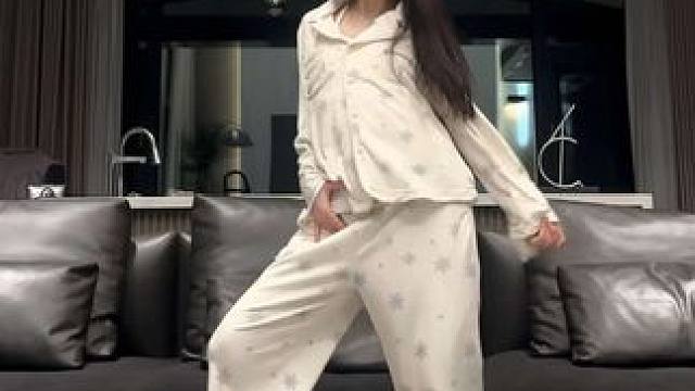 就这样穿着最舒适的衣服跳最性感的舞… 别划走 22s有惊喜